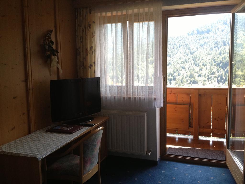 Berggasthof Hintergfoell ウンケン 部屋 写真
